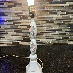Vintage White Flower Lamp